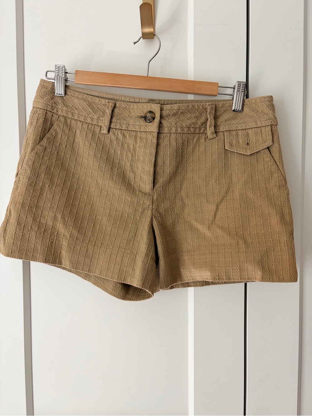 Trina Turk Tan Textured Mid-Rise Shorts | 8